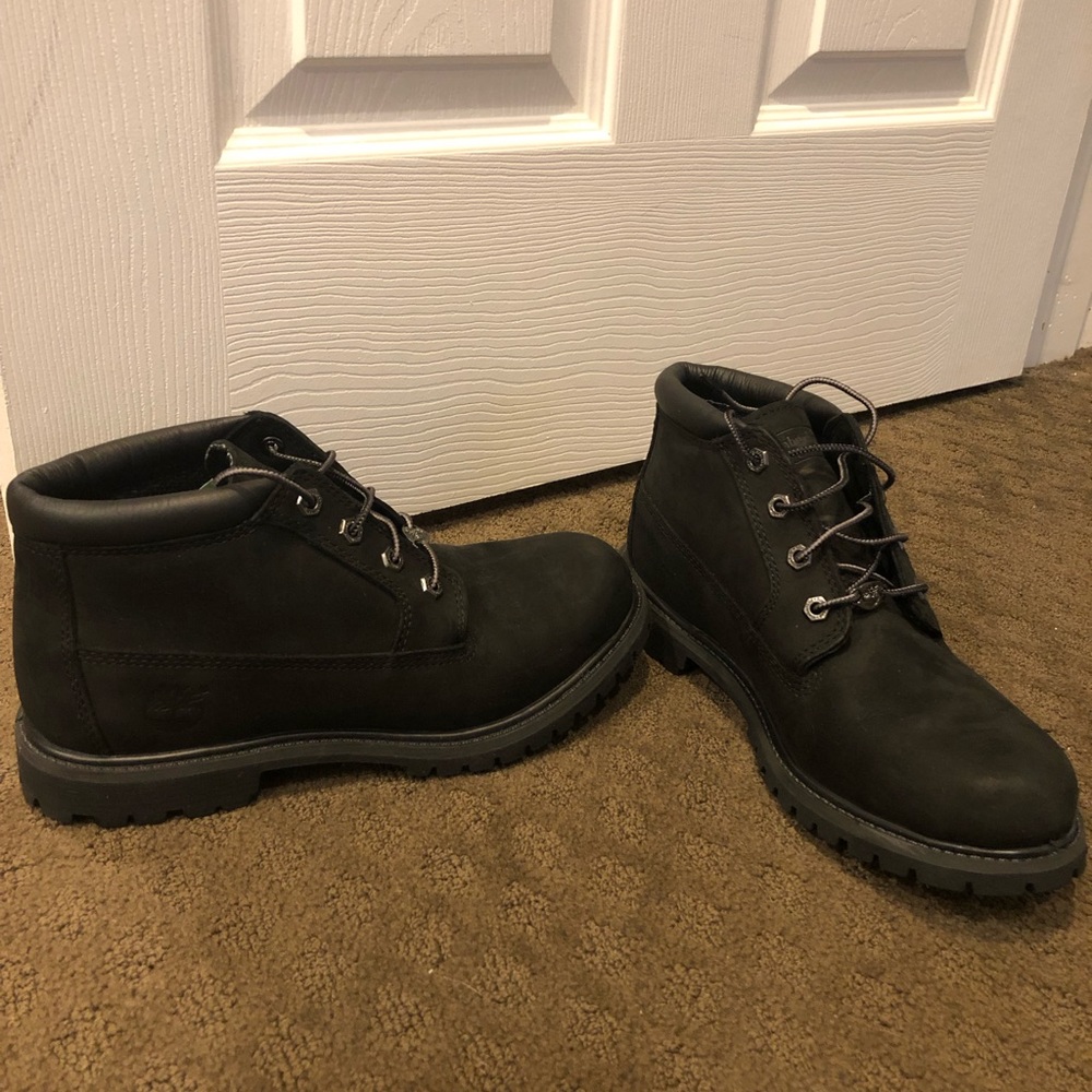 Black Timberland short boots women’s sz 9 EUC